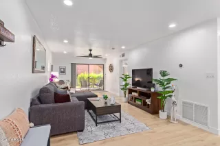 Photo #4: 6561968 Listing 