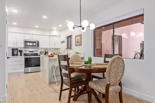 Photo #6: 6561968 Listing 