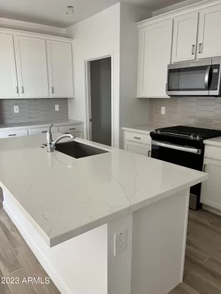 Photo #2: 6562355 Listing 