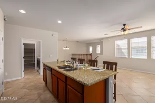 Photo #4: 6562771 Listing