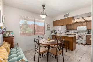 Photo #5: 6562818 Listing 