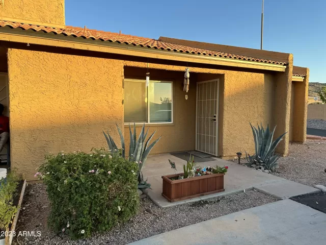 MLS: 6562846 Condo For Sale