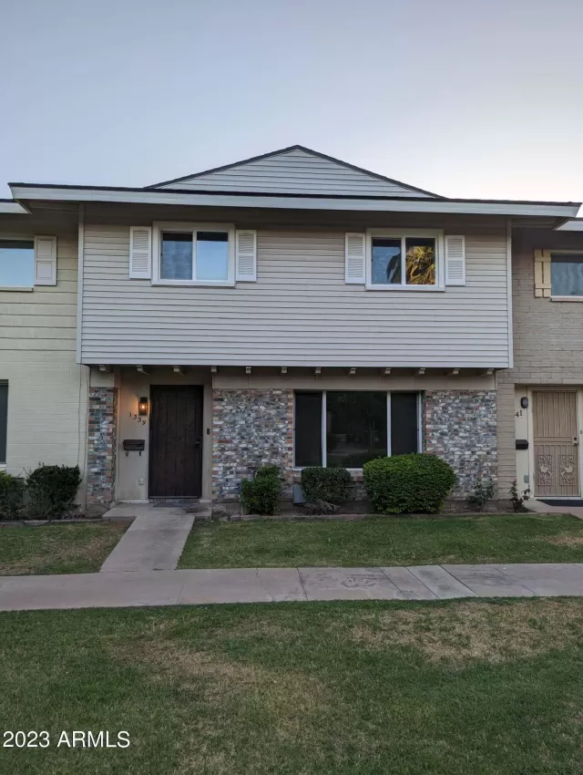 MLS: 6562930 Condo For Sale