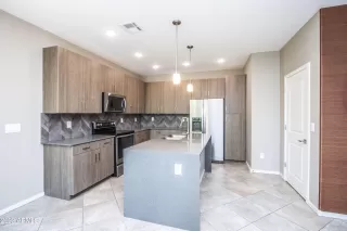 Photo #2: 6562945 Listing