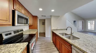 Photo #2: 6563243 Listing