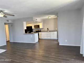Photo #4: 6563652 Listing