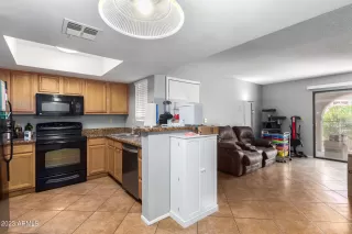 Photo #5: 6563929 Listing 