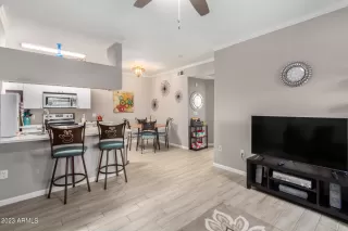 Photo #4: 6564385 Listing