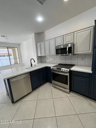 Photo #2: 6564584 Listing