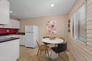 Photo #5: 6564656 Listing