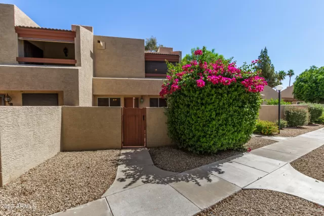 MLS: 6564950 Condo For Sale