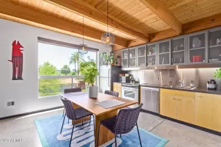 Photo #3: 6565309 Listing