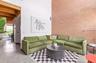 Photo #5: 6565309 Listing