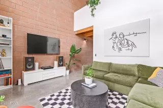 Photo #6: 6565309 Listing