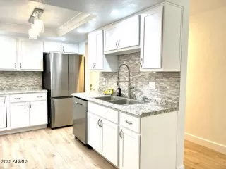 Photo #3: 6565695 Listing