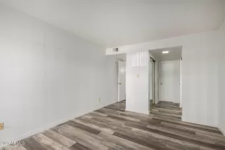 Photo #5: 6565742 Listing