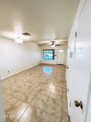 Photo #5: 6566139 Listing