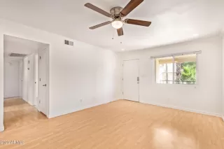 Photo #4: 6566365 Listing