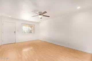 Photo #5: 6566365 Listing