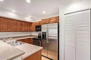 Photo #6: 6566365 Listing