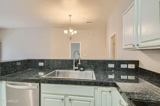 Photo #5: 6566536 Listing