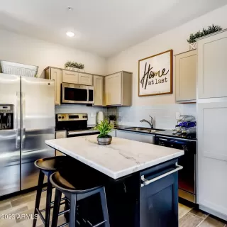 Photo #2: 6566577 Listing