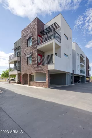 Photo #2: 6566682 Listing