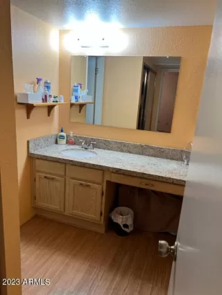 Photo #6: 6566899 Listing