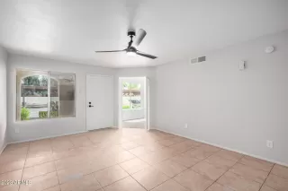 Photo #5: 6566919 Listing