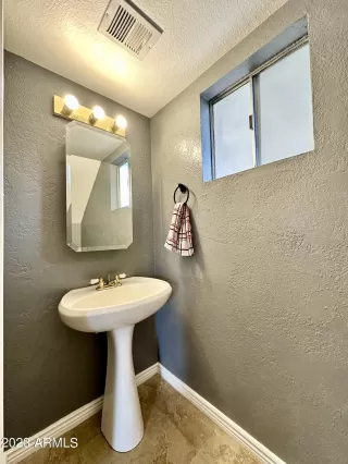 Photo #6: 6567125 Listing