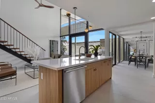 Photo #3: 6567161 Listing 