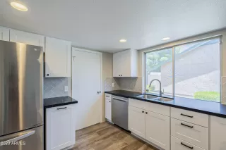 Photo #2: 6567820 Listing