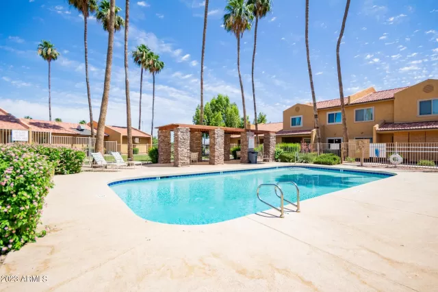 MLS: 6568533 Condo For Sale