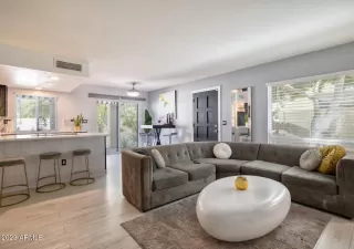 Photo #2: 6568570 Listing 