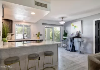 Photo #3: 6568570 Listing 