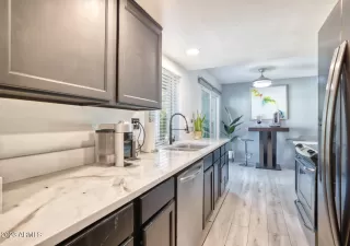 Photo #5: 6568570 Listing 