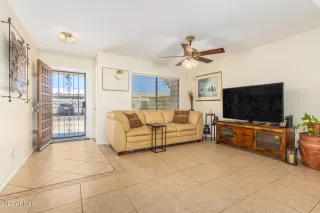 Photo #4: 6568701 Listing