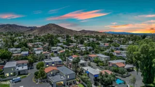 Photo #2: 6568802 Listing 