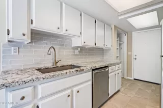 Photo #5: 6568802 Listing 