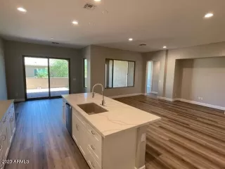 Photo #3: 6568819 Listing 