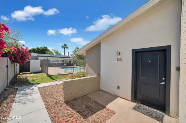 MLS: 6569156 Condo For Sale