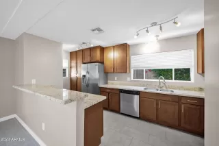 Photo #3: 6569156 Listing