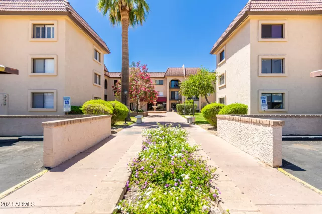 MLS: 6569209 Condo For Sale