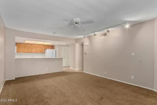 Photo #3: 6569585 Listing