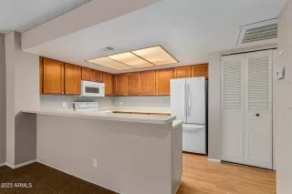 Photo #4: 6569585 Listing