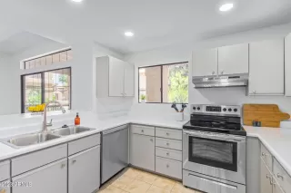 Photo #3: 6569836 Listing