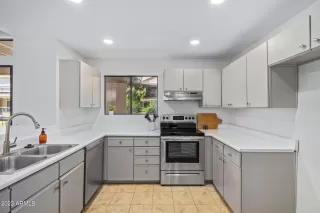 Photo #4: 6569836 Listing