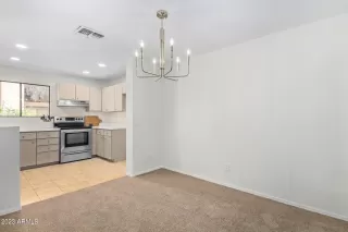 Photo #5: 6569836 Listing