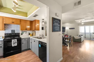 Photo #4: 6569884 Listing