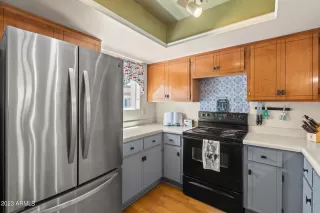 Photo #5: 6569884 Listing